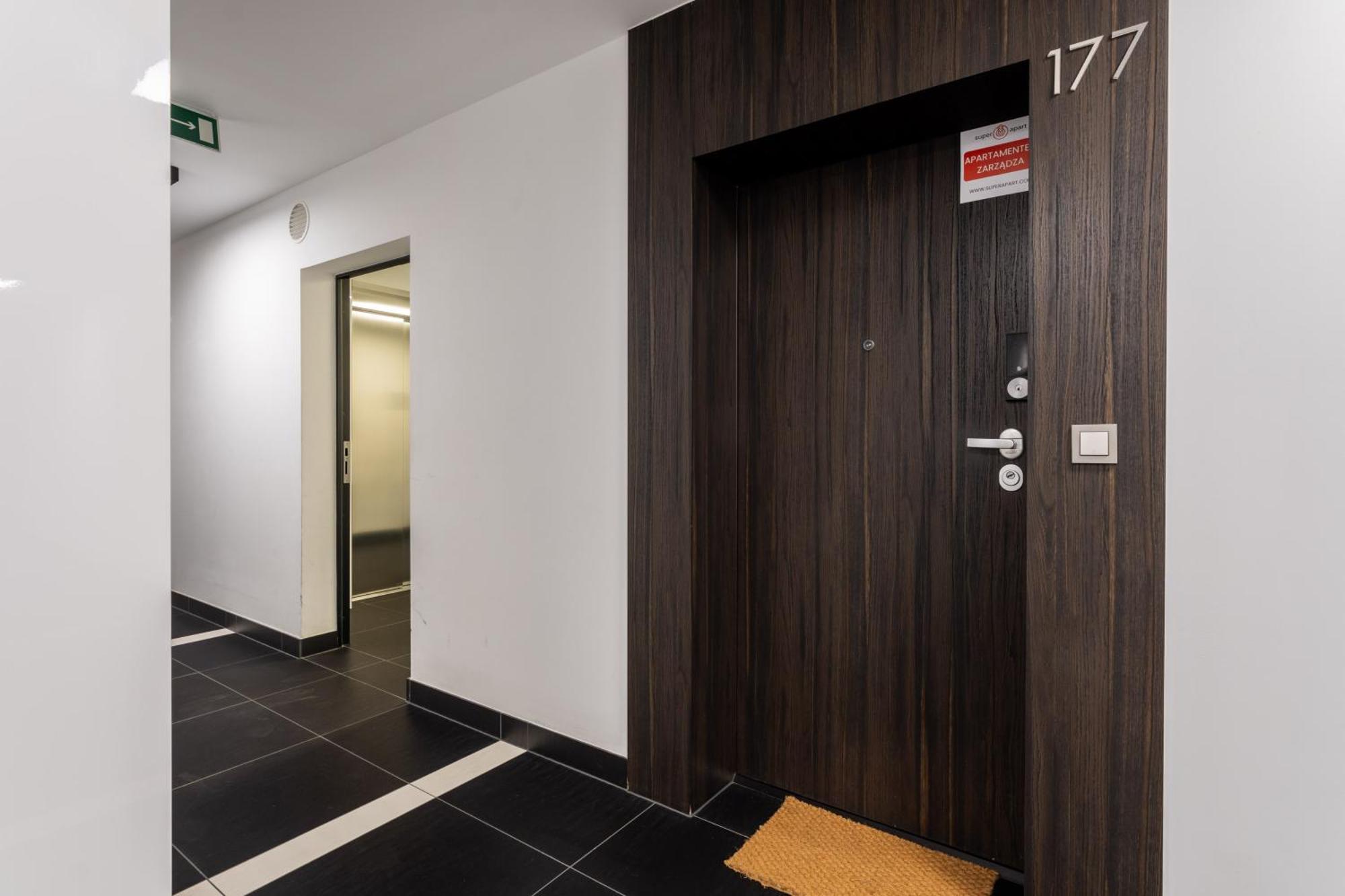Superapart Grzybowska Apt 177 ワルシャワ エクステリア 写真